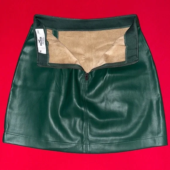 Hollister Ultra High-Rise Vegan Leather Mini Skirt - Picture 5 of 5
